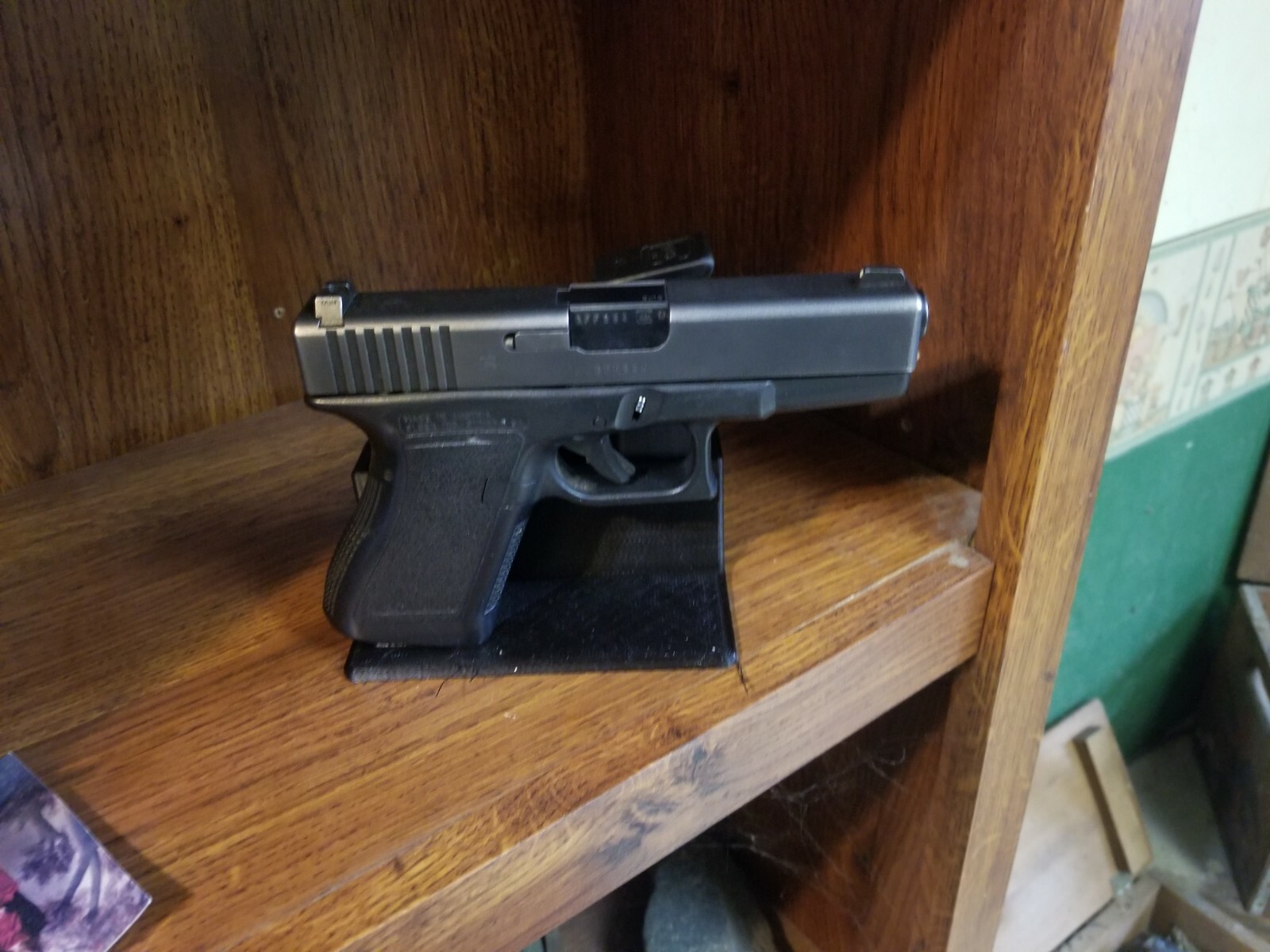 Pistol & Magazine Stand for Glock 17, 19 and 26 Handgun. Gun Storage Holder.