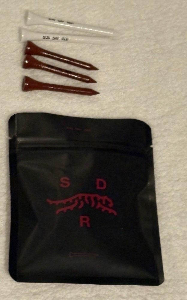 Sun Day Red Golf Tees