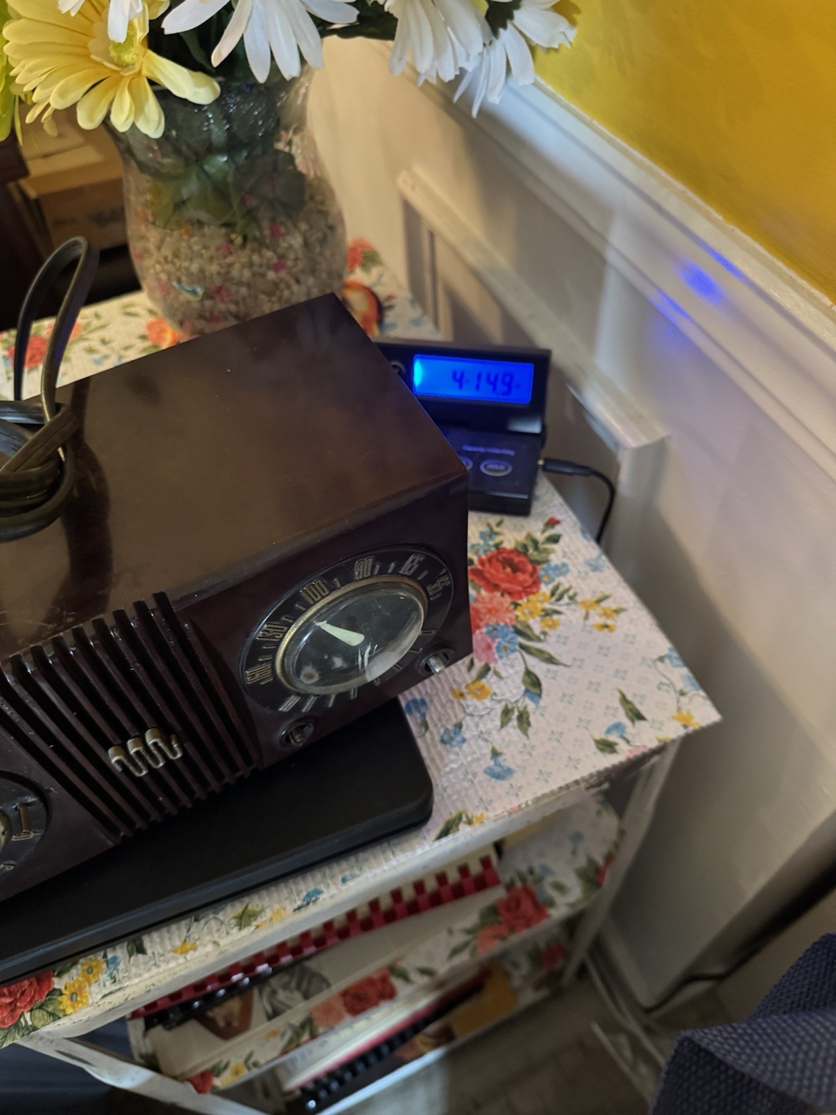 Vintage 1950 Motorola Model 51C Tube AM Clock Radio Works Brown Plastic