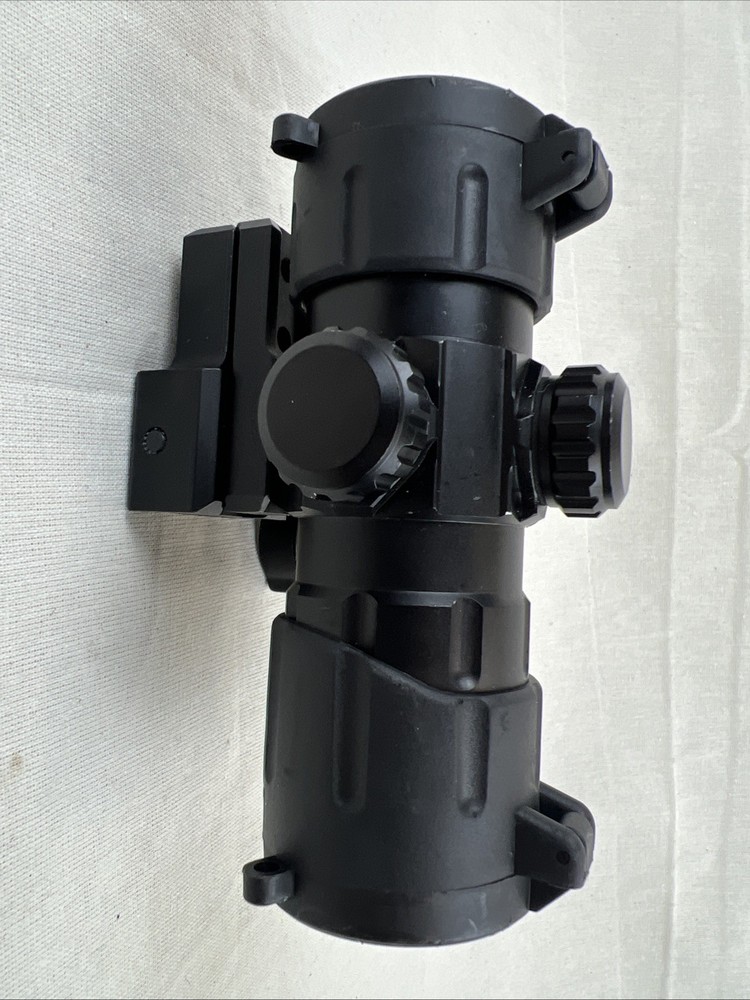 UTG Quick Target Acquisition Compact Red / Green Dot Sight w/ Quick Detach