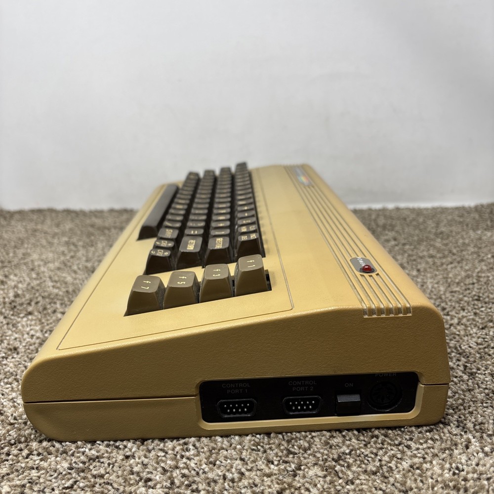 Commodore 64 C64 Breadbin Computer System TESTED READ
