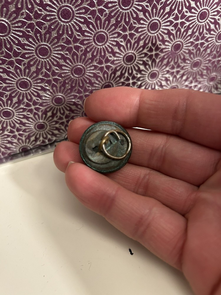 Queen's crown, diameter 24.5 mm, general police pattern, without chrome button