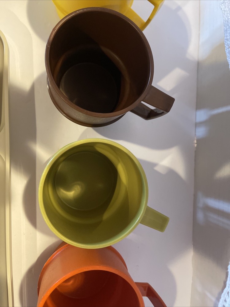 Vintage 2-Tupperware Divided Trays(#1535) & 5-Kids Stackable Cups(#1312)