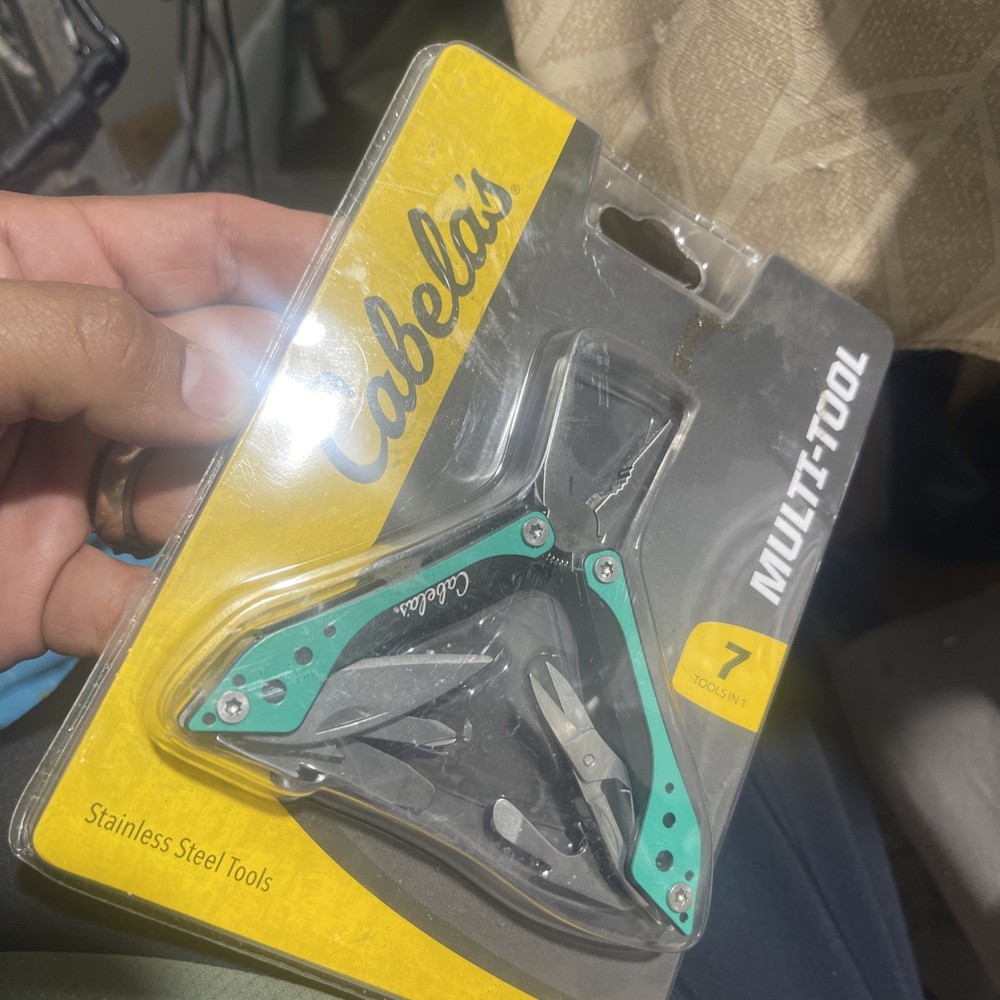 Cabelas’s 7-1 Tool Green Multi-Tool NEW