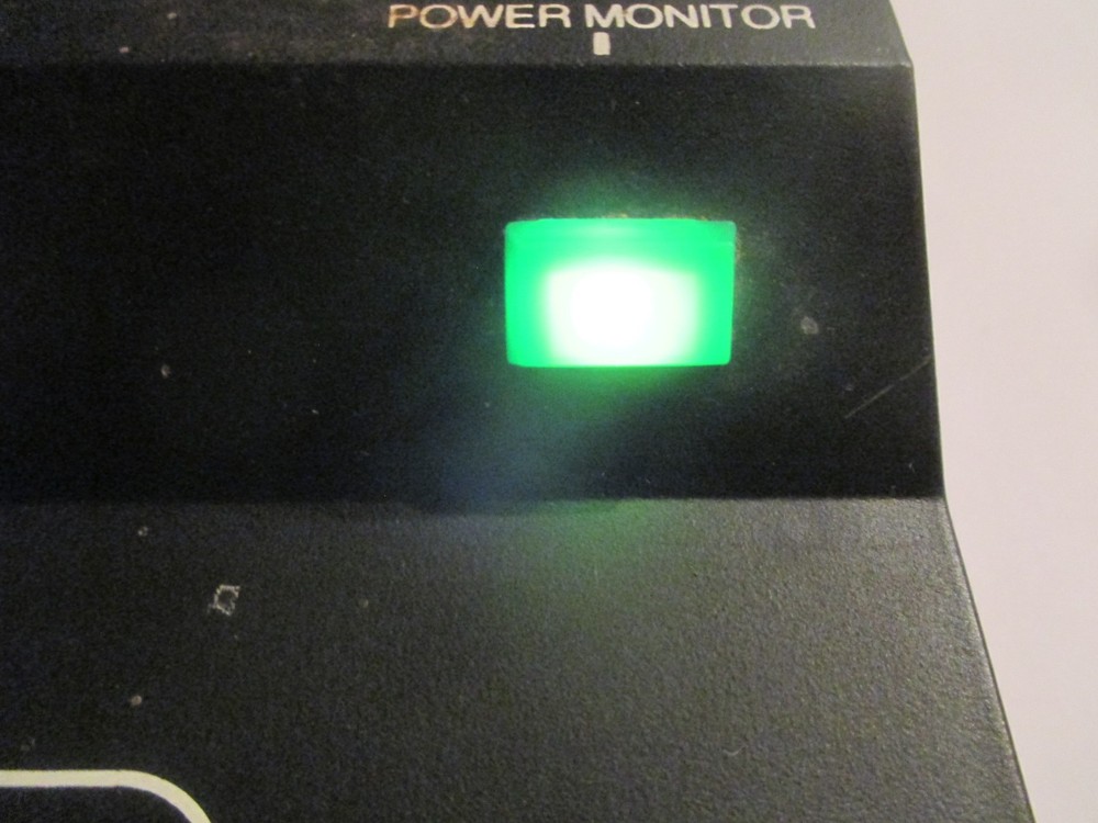 TECH II RAILPOWER 1400 MODEL TRAIN CONTROL PREOWNED LIGHT COMES ON UNTESTED