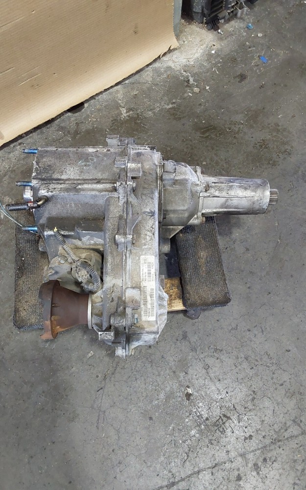 2001 Dodge Durango Transfer Case OEM 52105472AB