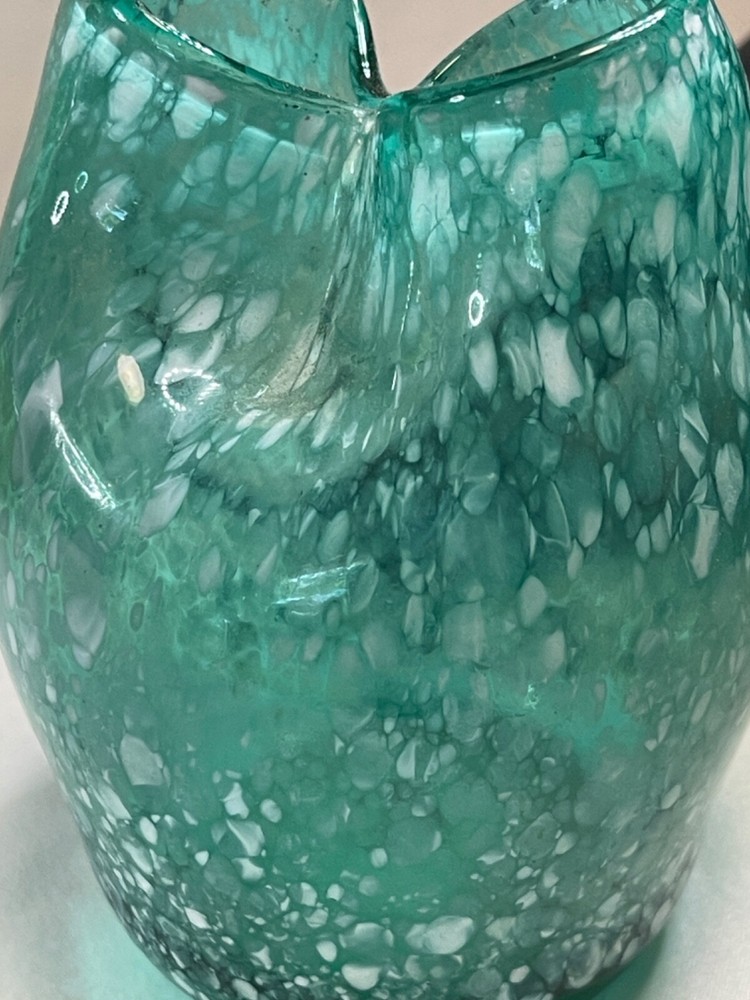 2 blown speckled bud Vases 5441