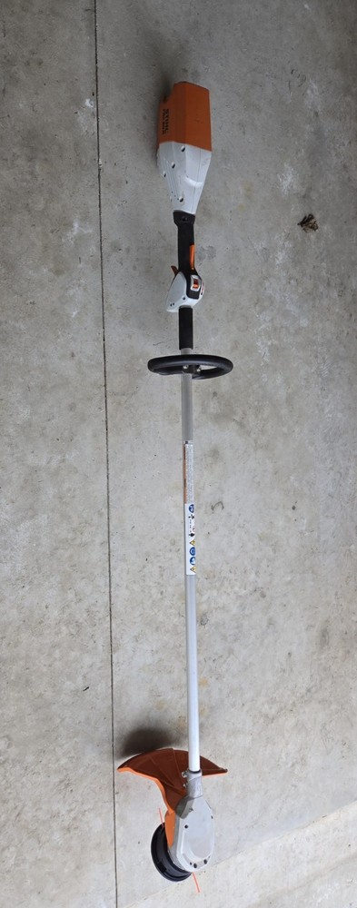 Stihl FSA 90 R Battery Powered String Trimmer 15" 36V "Bare Tool"