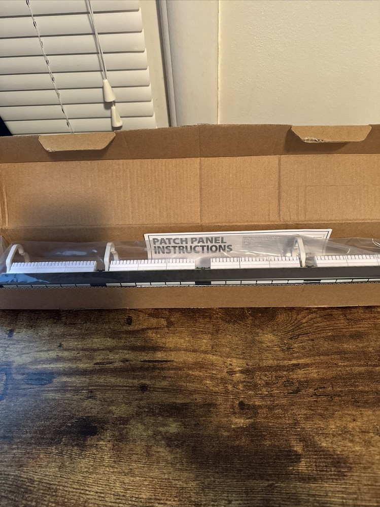 24 Port CAT5e Ethernet Network RackMount Patch Panel -  Intellinet 513555