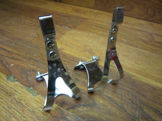 NOS ALE CT TOE CLIPS - CHROME
