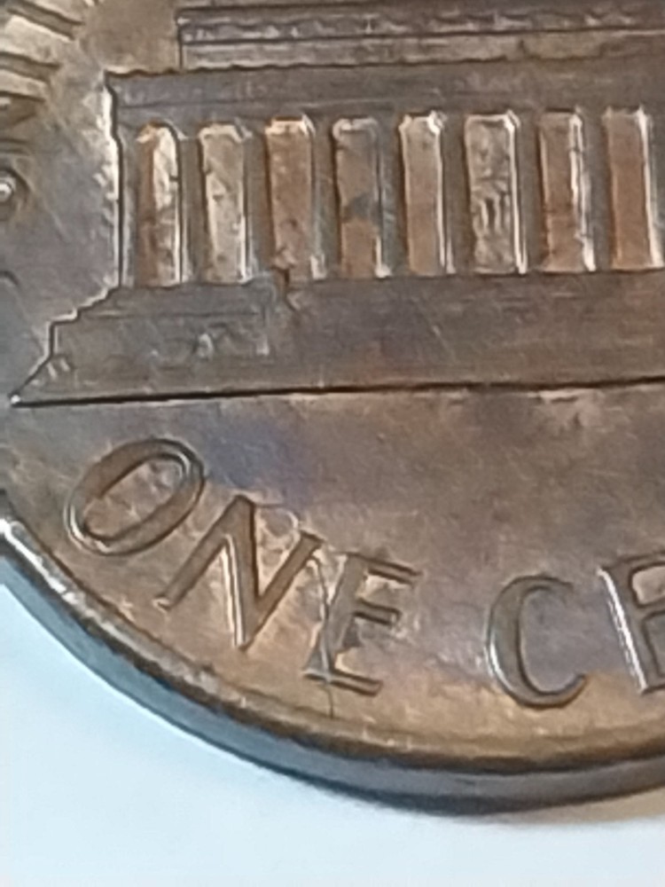 1988 P Error Lincoln Memorial Cent. Reverse Die Cracks.