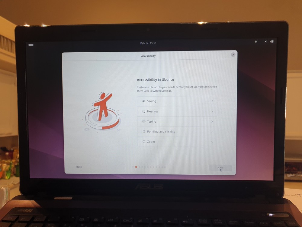 Linux Ubuntu 24.04.3 LTS, 64-bit, Bootable Live and Install USB Flash Drive