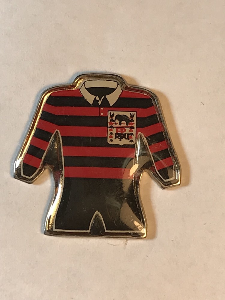PIN UNIFORM RED AND BLACK