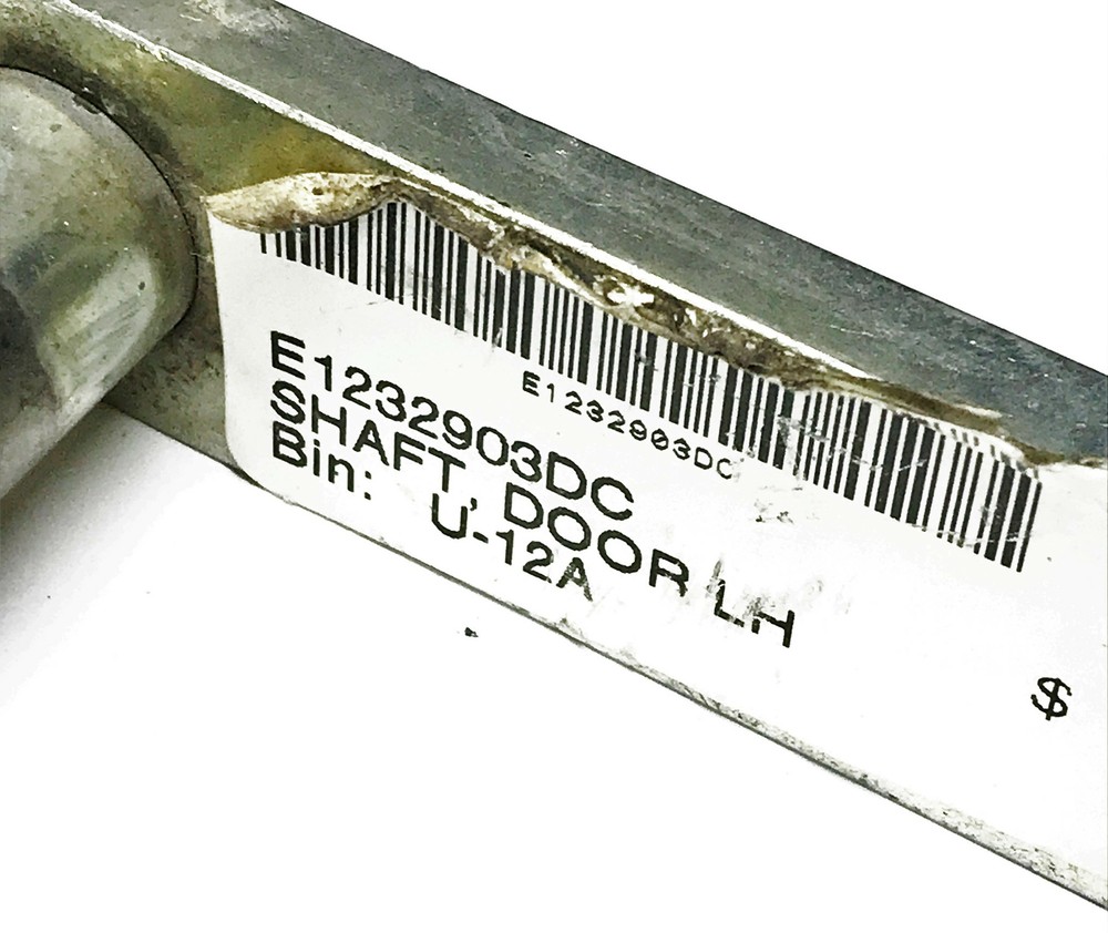 Orion Left Side Door Shaft E1232903DC NOS