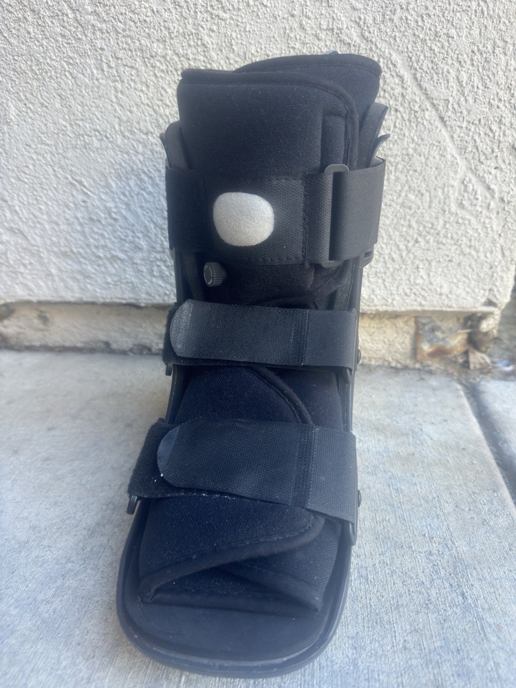 Crutches + Walker Boot + Cane Bundle –Excellent Condition, Clean, Fast Pickup