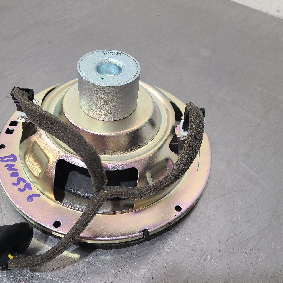 20 2020 TOYOTA 4 RUNNER JBL SUB 46008904A