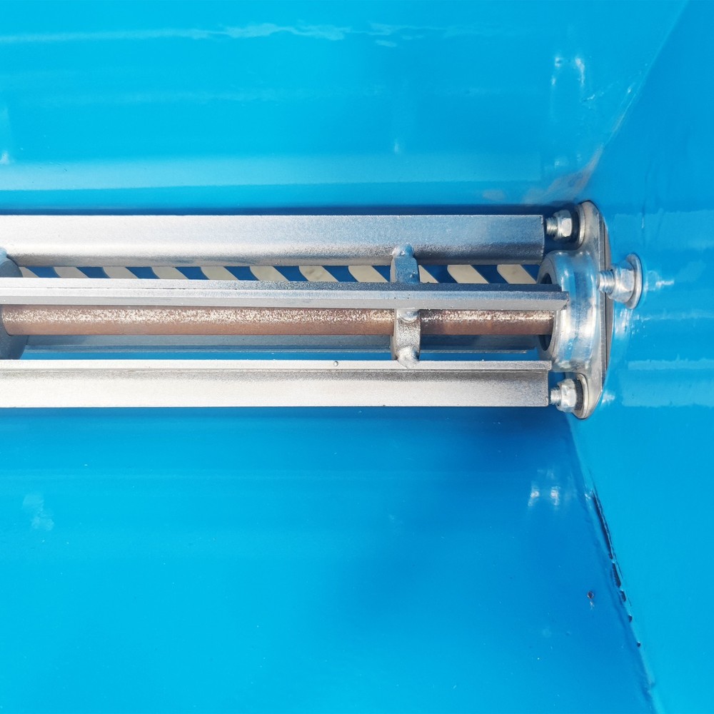 Hand-push Steel Abrasive Aggregates Spreader Machine Sand Scattering Machine