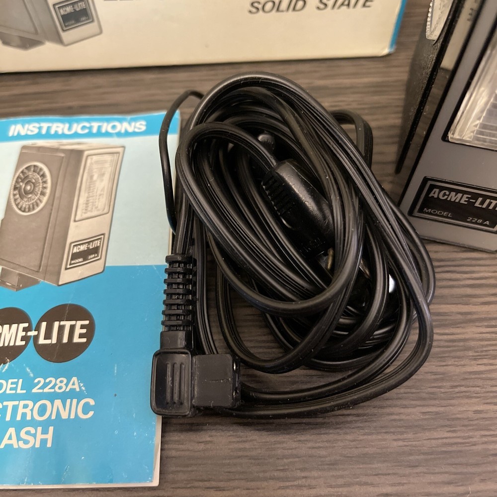 Vintage Acme-Lite Electronic Flash Solid State Model 228A Free Shipping