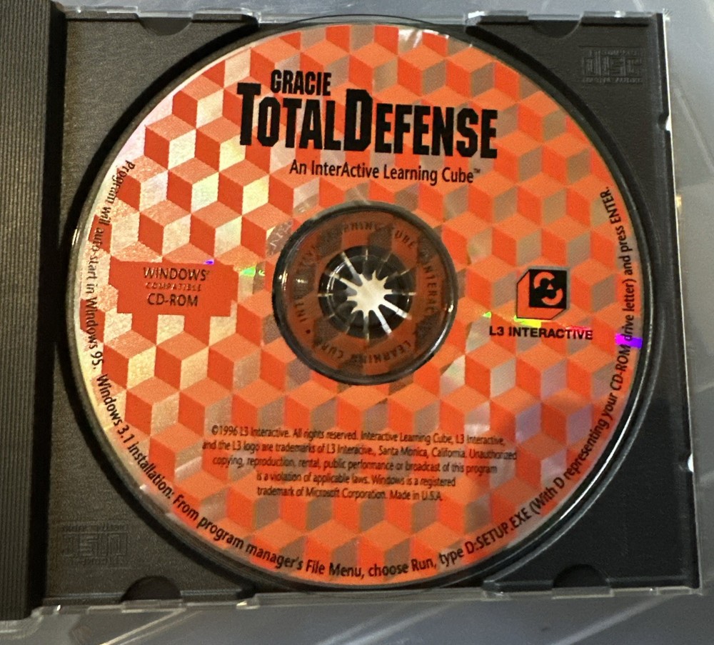 Gracie Total Defense CD Room 1996 Interactive Learning Cube Great Condition
