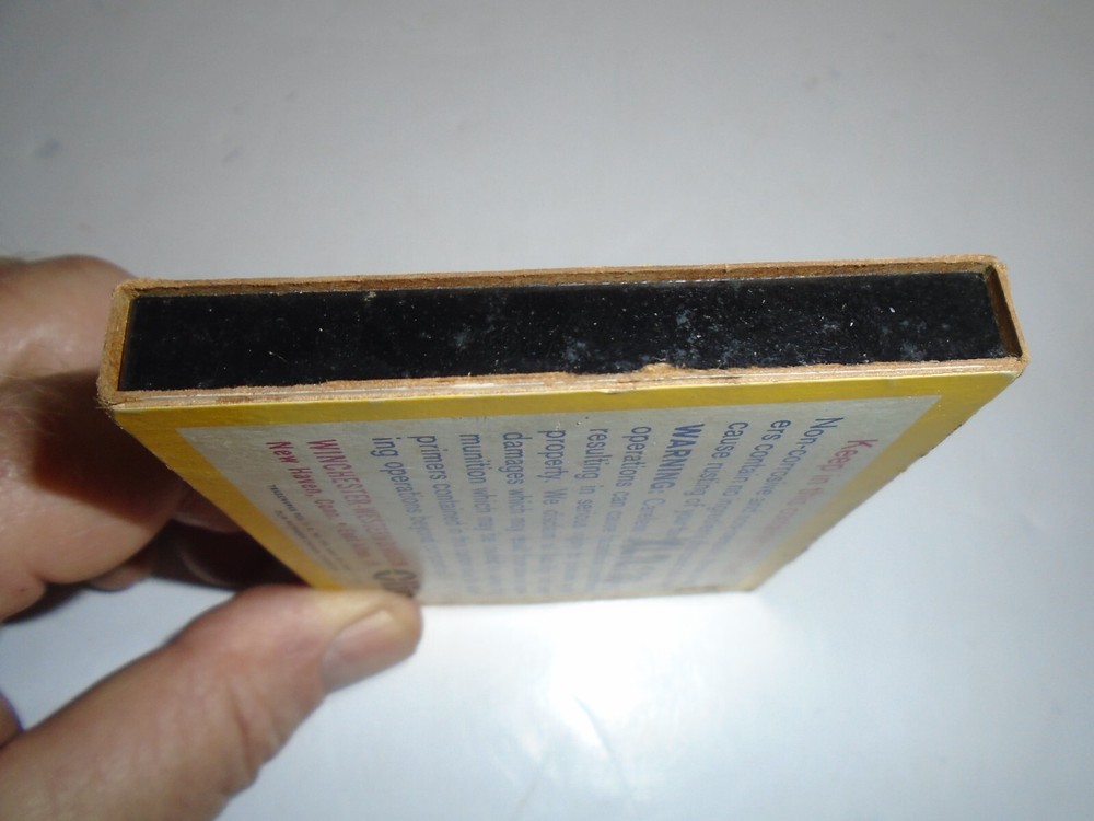 Vintage "WINCHESTER" EMPTY "STAYNLESS PRIMER" BOX - Pristine Condition.