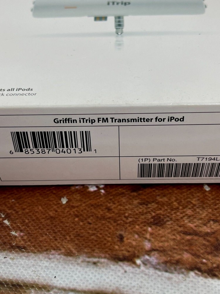 Griffin iTrip FM Transmitter for iPod Complete CD & Book -Used