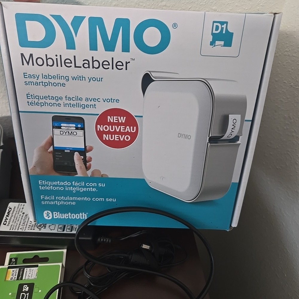 DYMO MobileLabeler Label Maker Bluetooth Bundle 11 New Cartridges 8 Are Neon