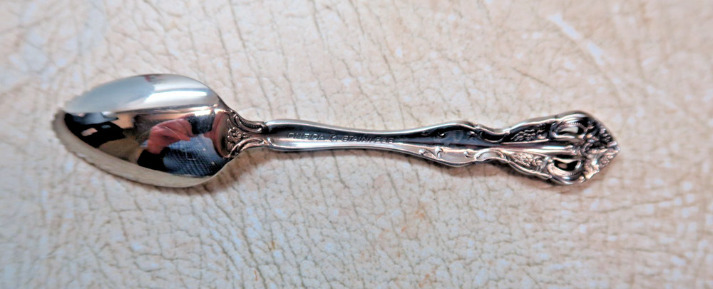 Oneida Michelangelo Stainless 1 Citrus Spoon 6"