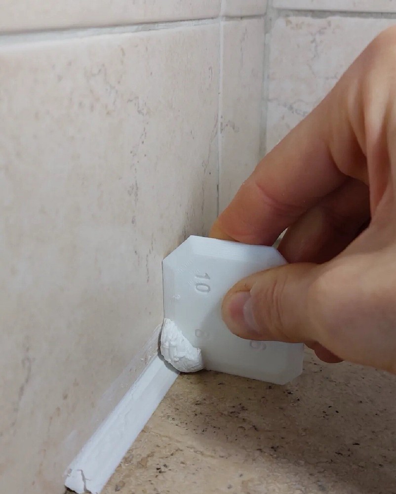 Tool for silicone