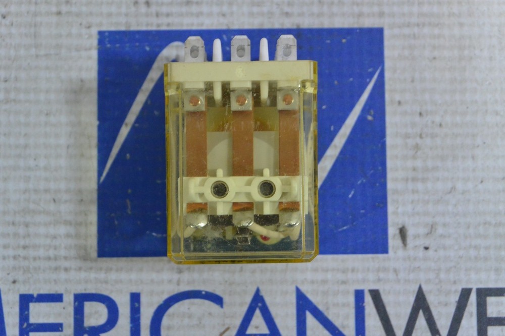 IDEC RR3B-UL ICE CUBE RELAY DC24V RR3B-UL