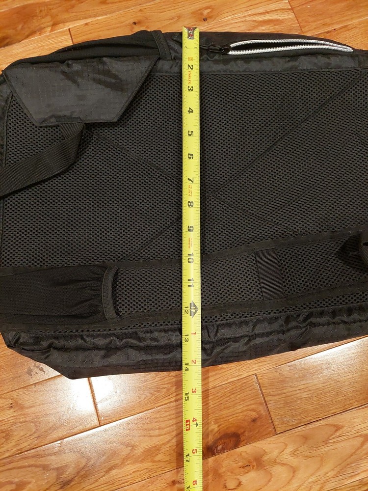 OGIO Sonic Sling Pack 18" x 13" Black EUC Light Durable Padded
