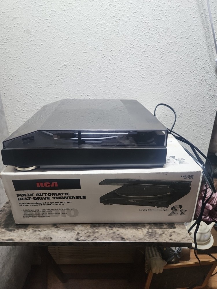 RCA LAB-1200 Fully Automatic Belt-Drive Turntable Record Player WORKS
