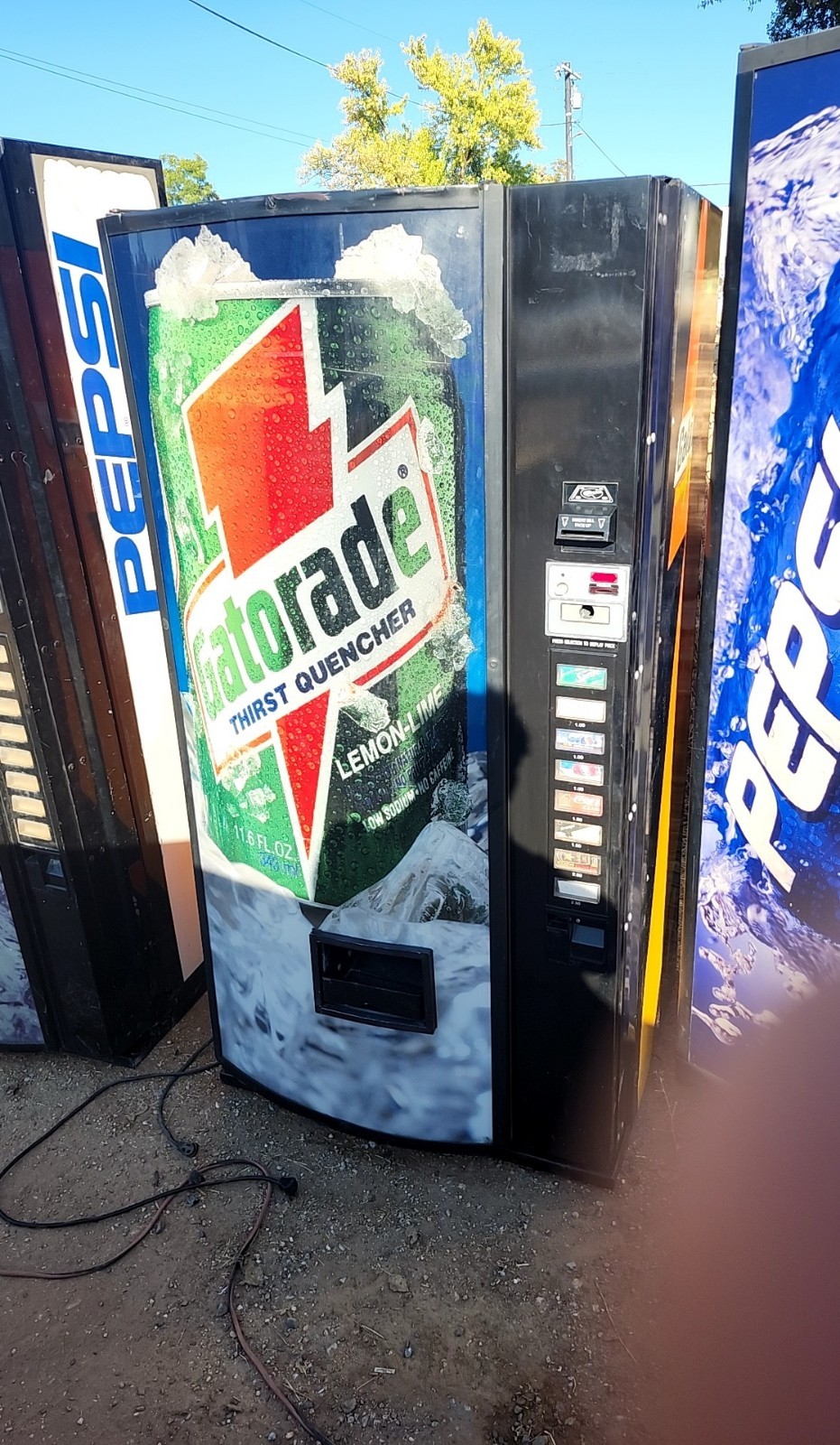 Dixie Narco 501E Soda Vending Machine Gatorade