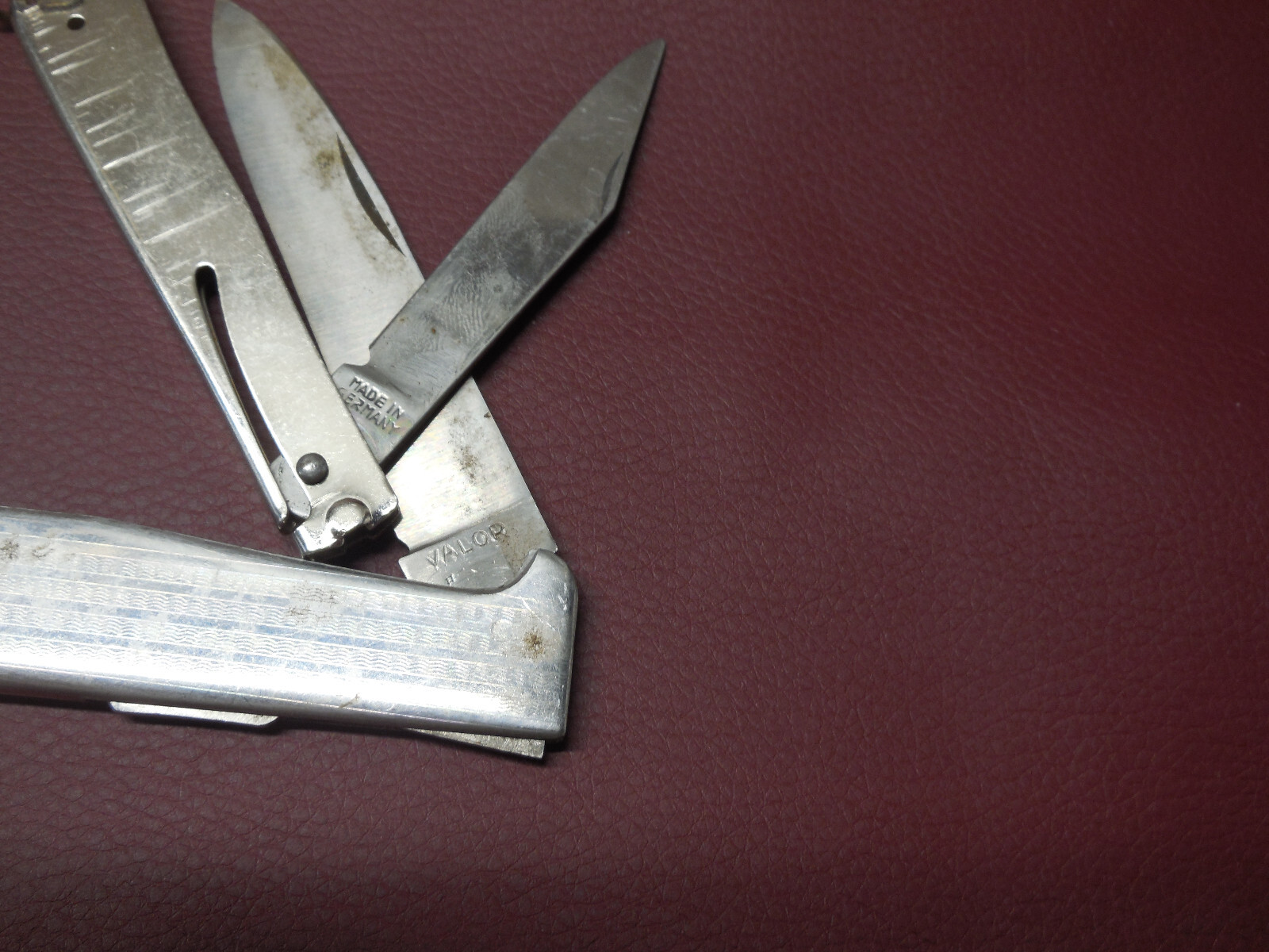 WWII FOLDING KNIFE JAPAN VALOR Germany WWll pressed knife 2 knives RAND KAT