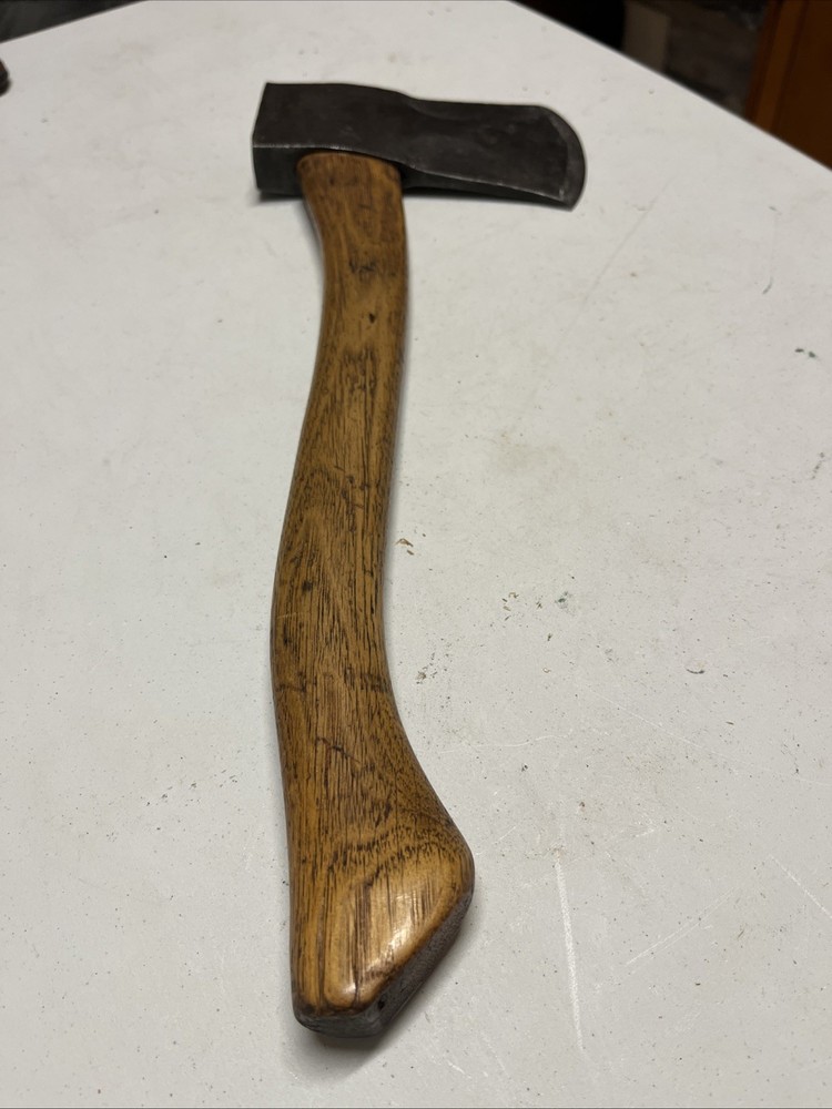 Vintage Hatchet. Unbranded. Axe. H-102