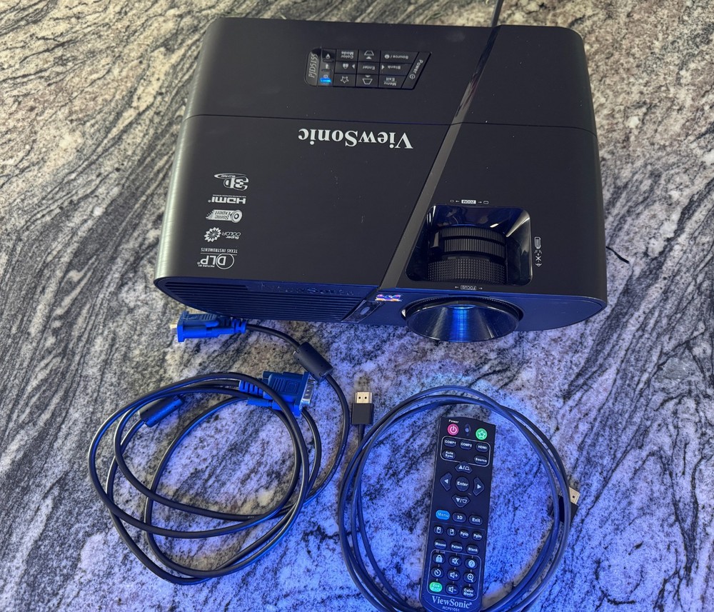 ViewSonic PJD5155 DLP Projector + Remote - Lamp Timer: 67 Hours