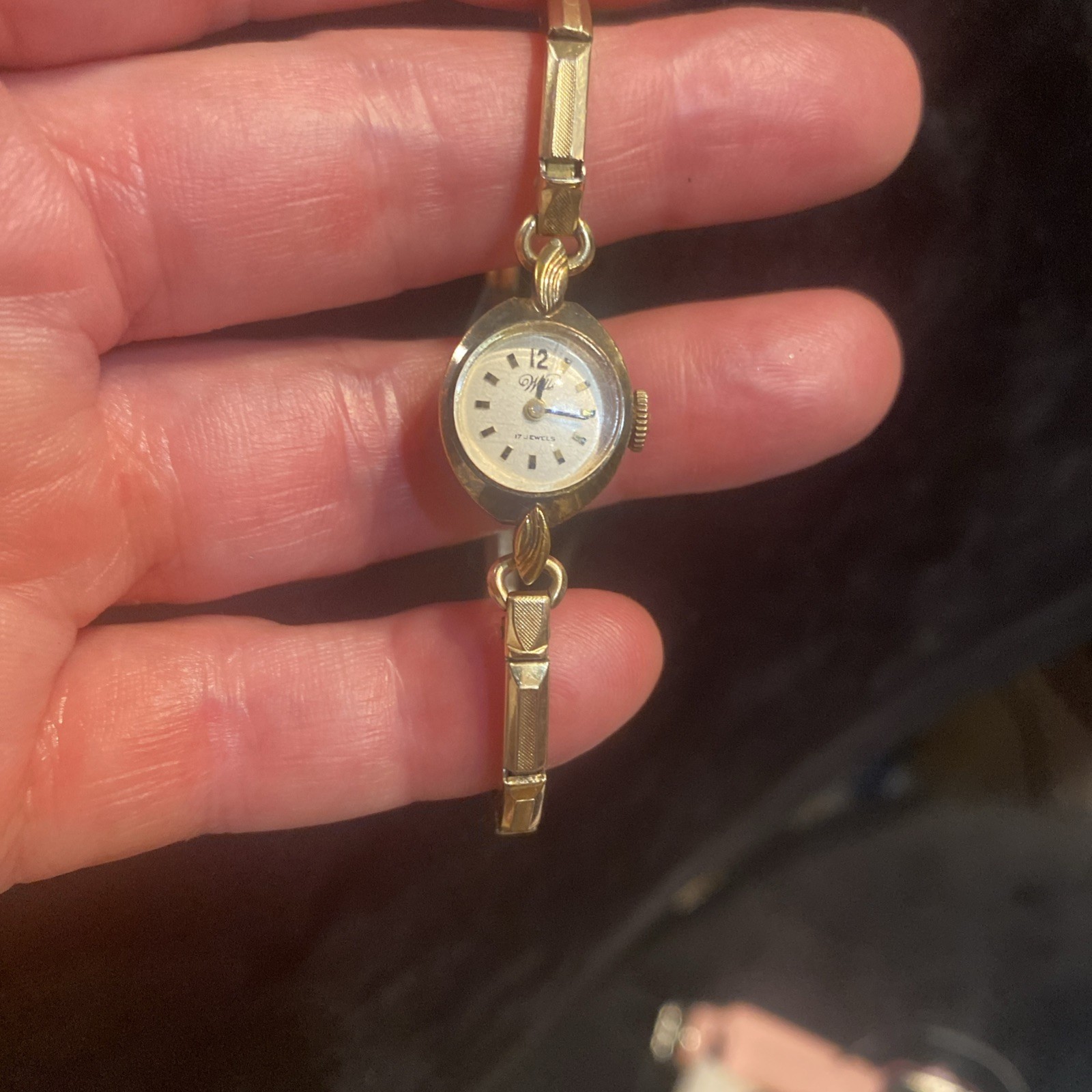 Vtg. WELLS 60's 17 Jewel Ladies Wrist Watch Working