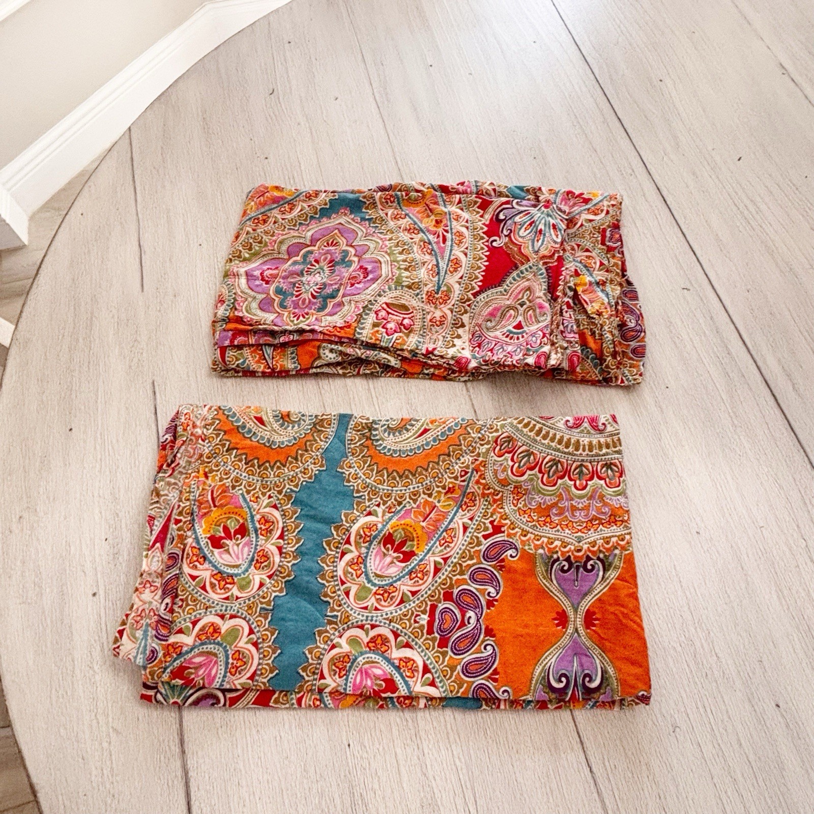 COST PLUS WORLD MARKET Multicolor Paisley VENICE Print Split Shower Curtain READ