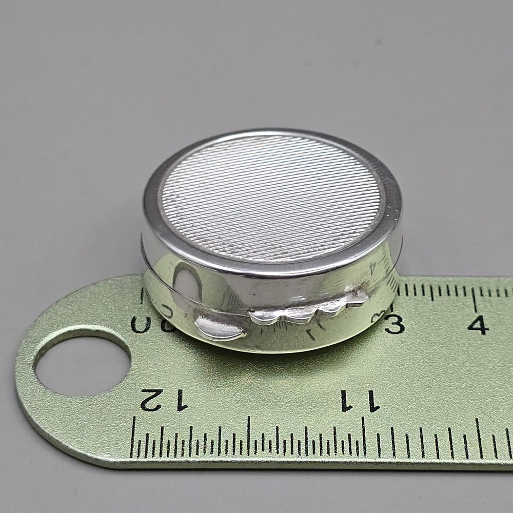 Vintage 800 Silver Engine Turned Snuff/Pill Box