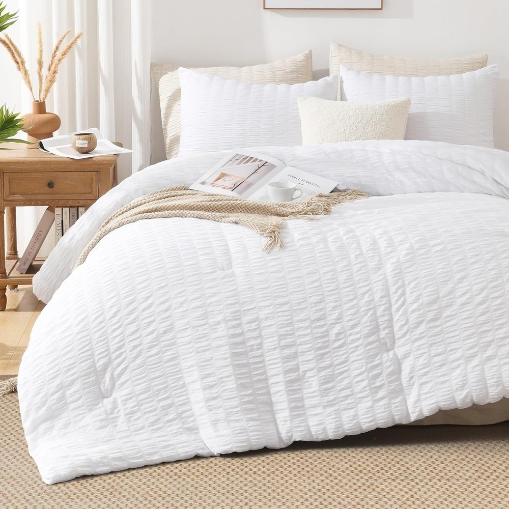 Chic Seersucker Queen Comforter Set 90x90 - Soft Microfiber & 2 Pillowcases