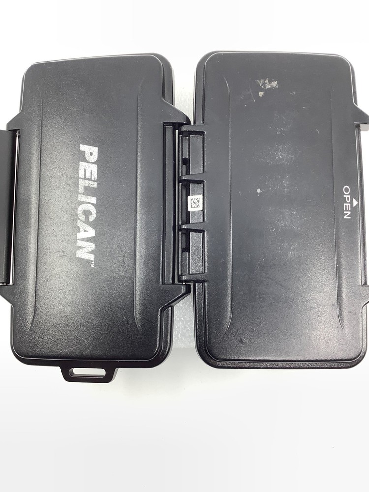 Pelican 0945 Memory Card Case - Fair Condition; Foam guidelines missing