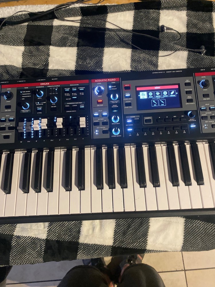 Roland V-STAGE76 76-Note Performance Keyboard (Damaged )