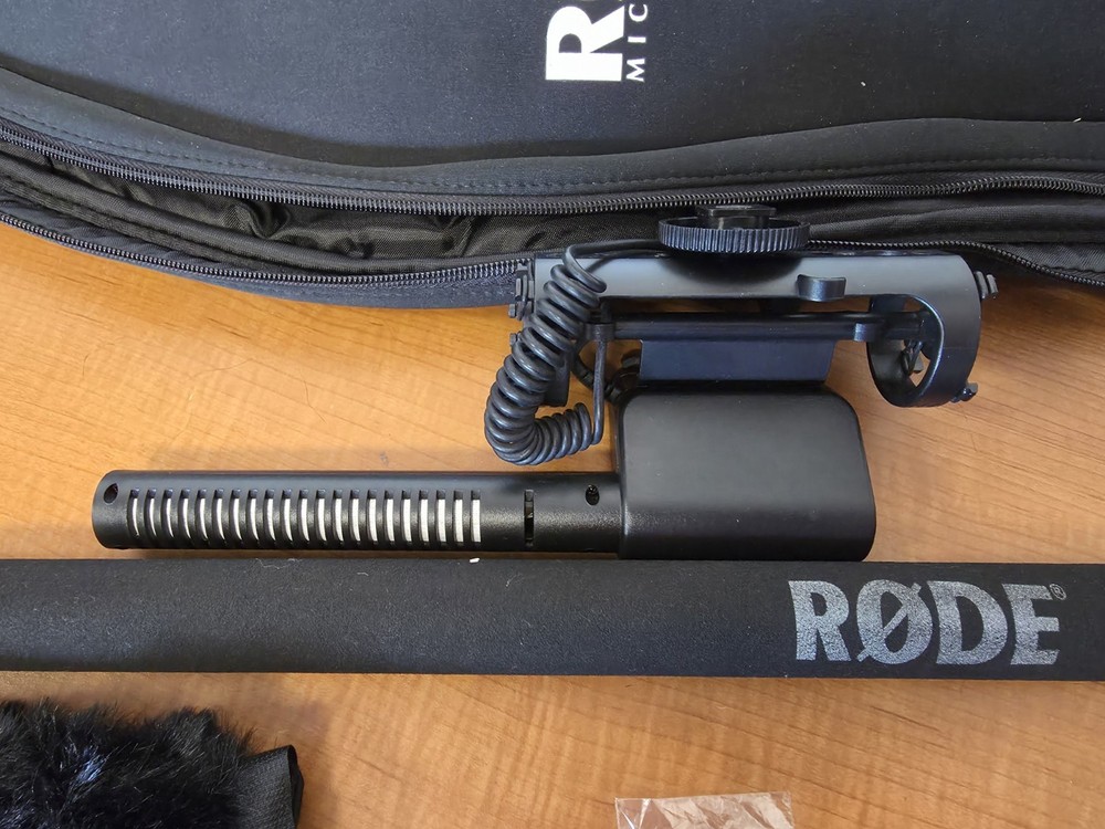 Rode VideoMic Directional Video Condenser Microphone w/accessories