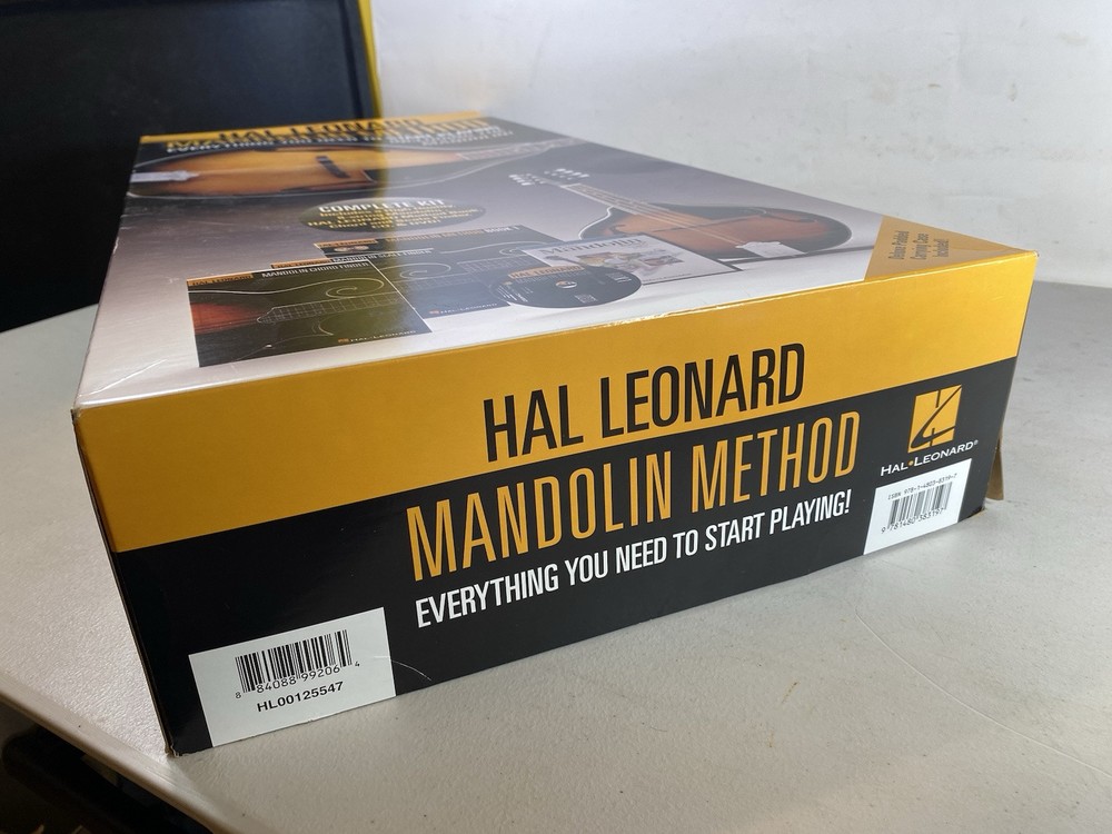 Hal Leanard Harmony Mandolin 8 String & Method Book HL00125547 Instrument 46S19