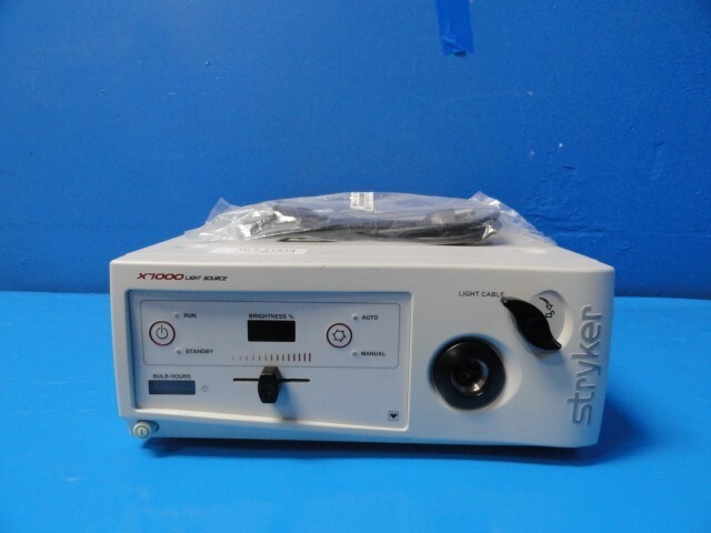 Stryker XL-7000 Light Source ONLY (No Lamp Module) ~ 31930