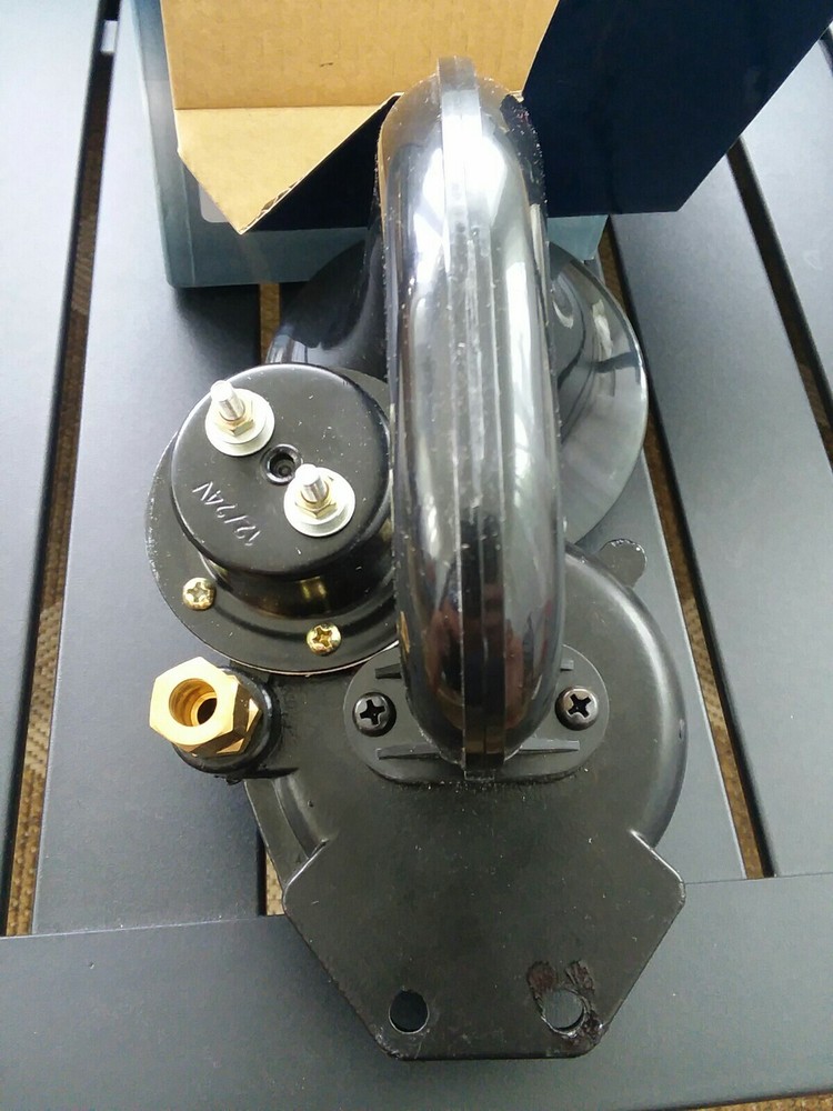 OE Replacement Horn Hella 013410011