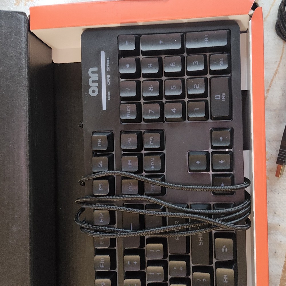 OON. Keyboard and Web Cam With Red Dragon Mouse