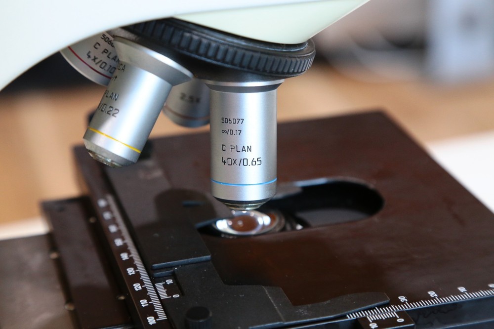 Leica DME Biological Microscope with C PLAN & N PLAN Objectives 2.5x/4x/10x/40x