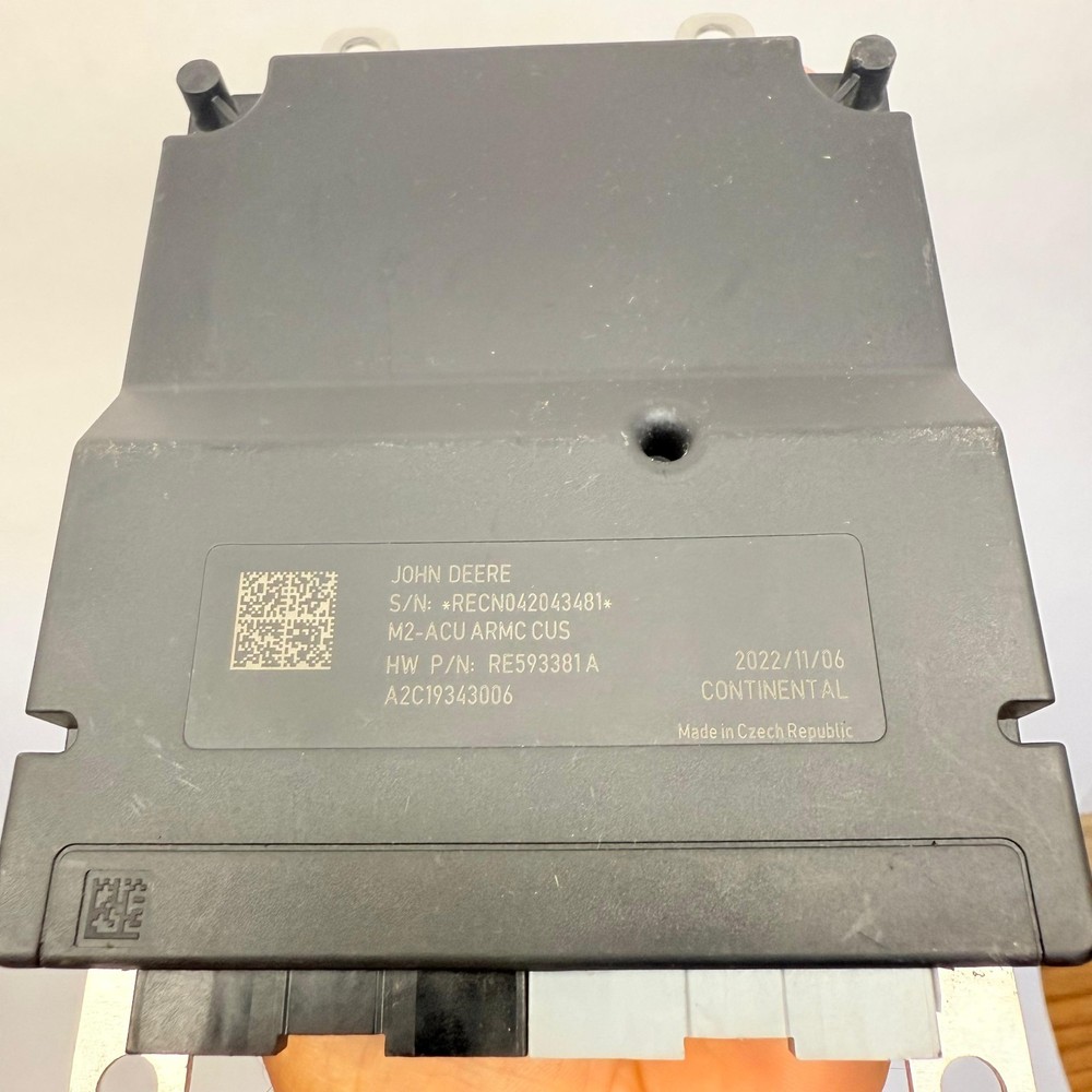 ELECTRONIC CONTROL UNIT MODULE NUMBER RE593381 A