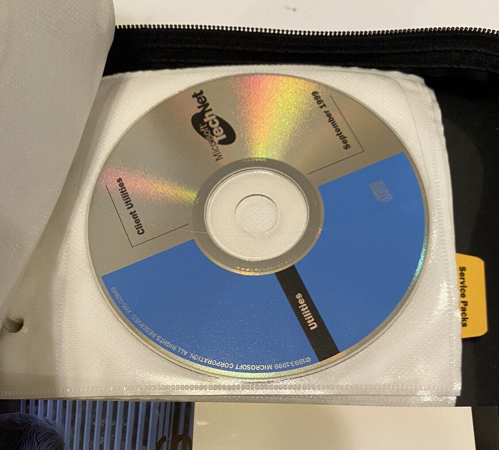Microsoft Technet Plus Cd Subscription With Binder 55 CDs 1999 2000 Discs