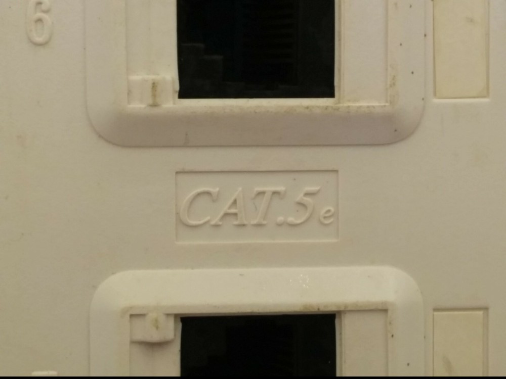 12 PORT VERTICAL CAT5e PATCH PANEL, T568A T568B